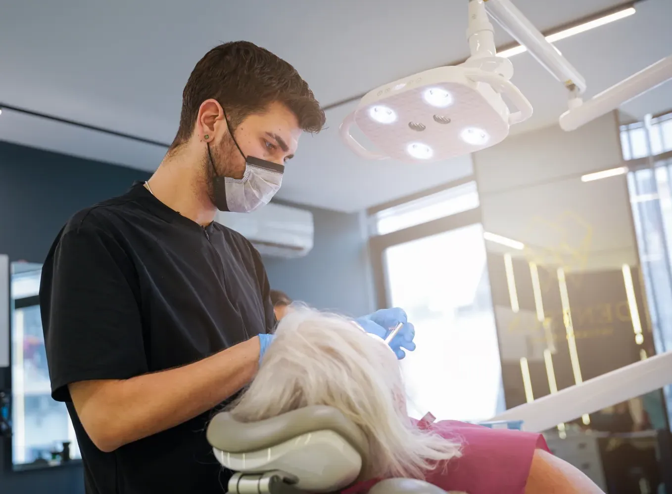 Crowns & Veneers
